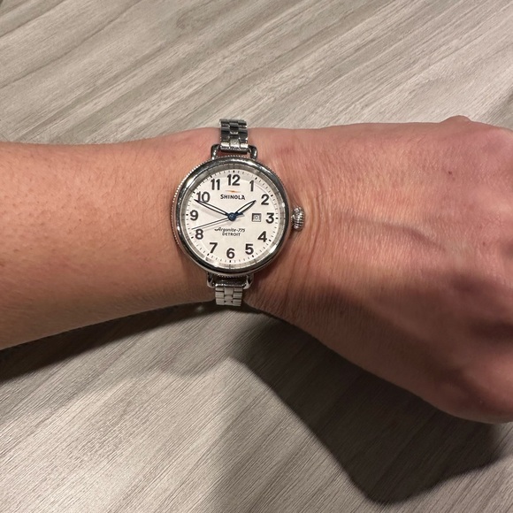 Shinola Women’s Birdy Watch 34mm - Battery just replaced! - Picture 3 of 6